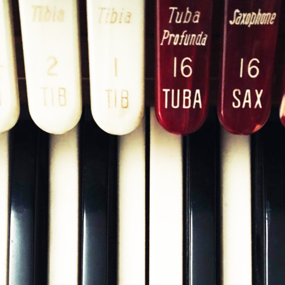 Photo de clavier d'orgue d'église