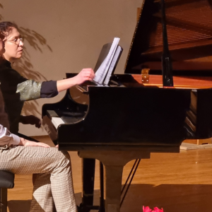 Photo de deux professeurs de piano du conservatoire